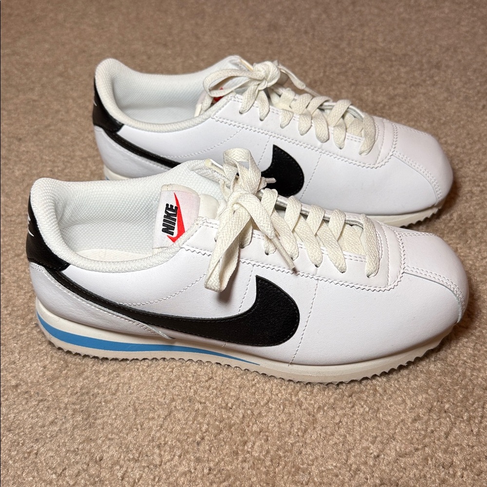 Nike Cortez in White Leather - Picture 5 of 8